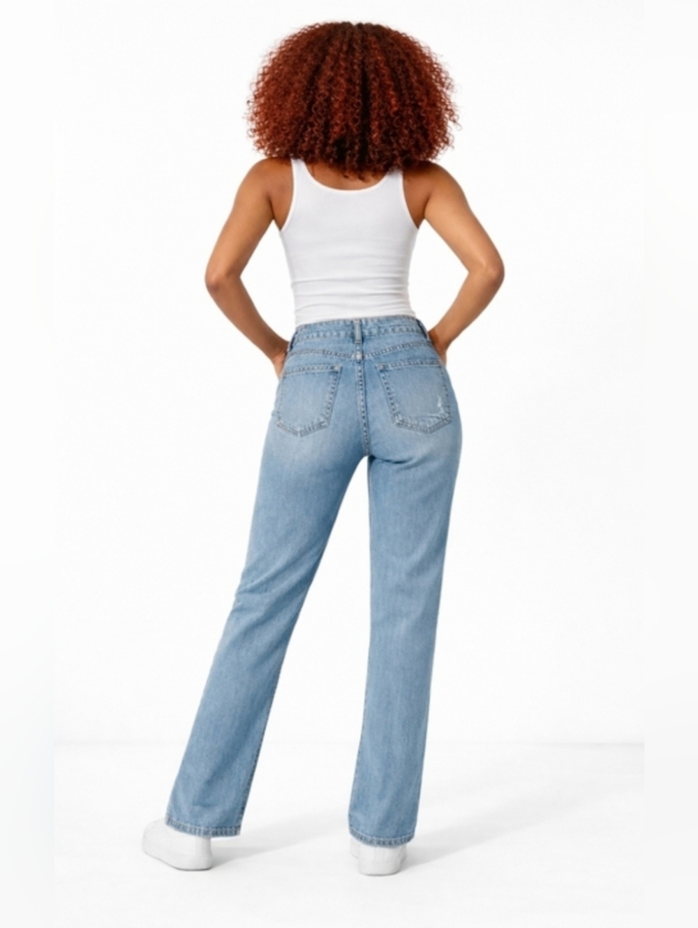 Elle Straight-leg Light Wash Jeans - Picture 2 of 7